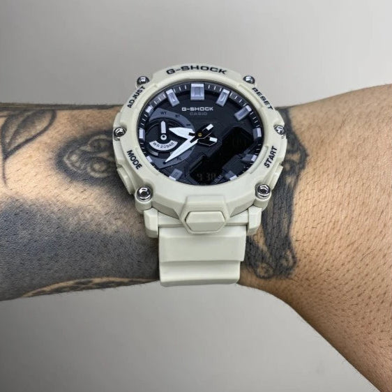GSHOCK GA2200 - BEGE OU BRANCO