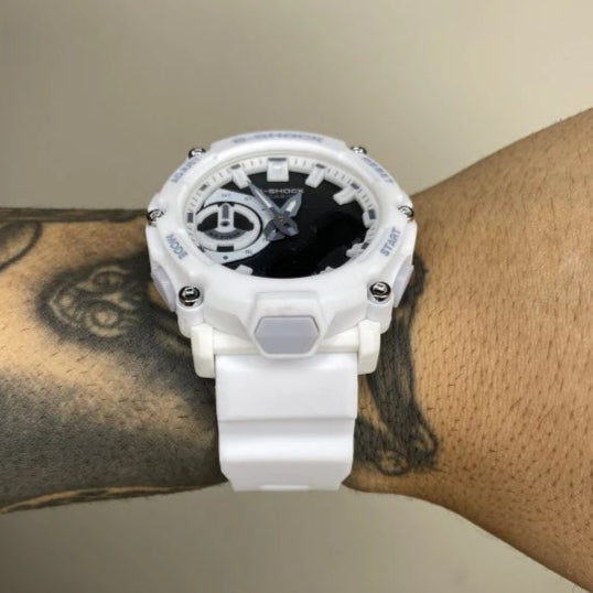 GSHOCK GA2200 - BEGE OU BRANCO