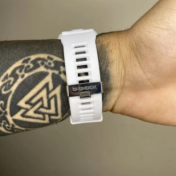 GSHOCK GA2200 - BEGE OU BRANCO